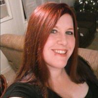 Lindsay Elliott Photo 19