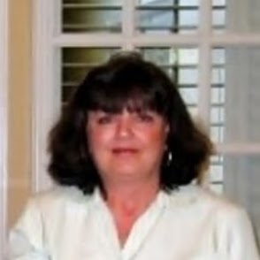 Linda Oliver Photo 31