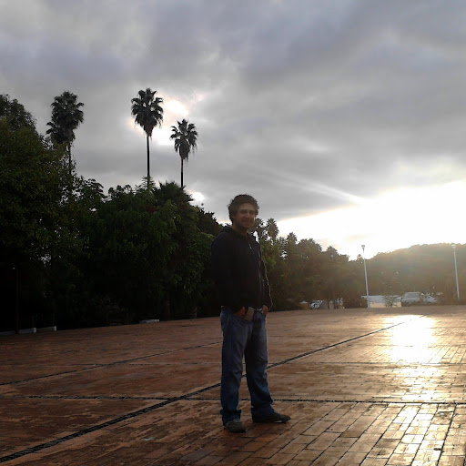 Isaac Cruz Photo 27