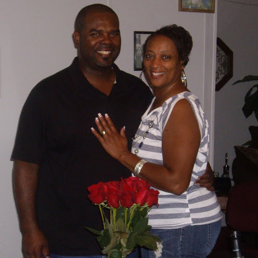 Debra Daniels Photo 7