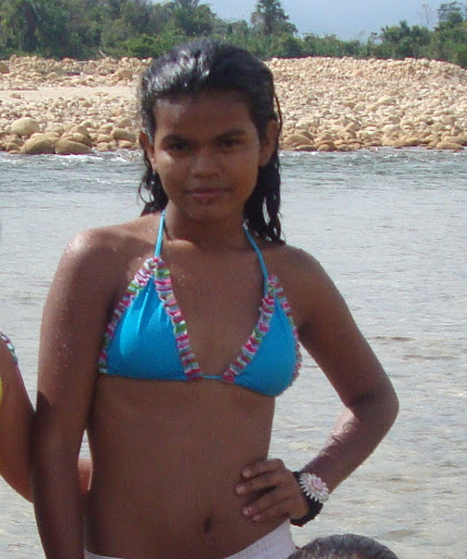 Erika Bello Photo 19