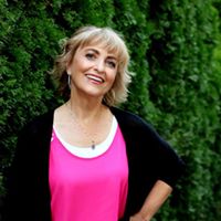 Linda Mckinnon Photo 23