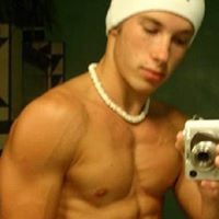 Aaron Singleton Photo 20