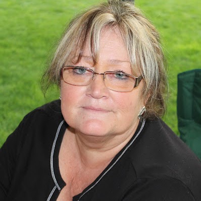 Connie Holland Photo 30