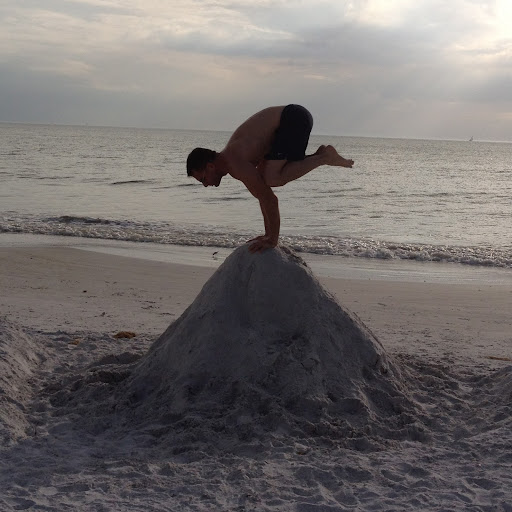 Gabriel Sanders Photo 13