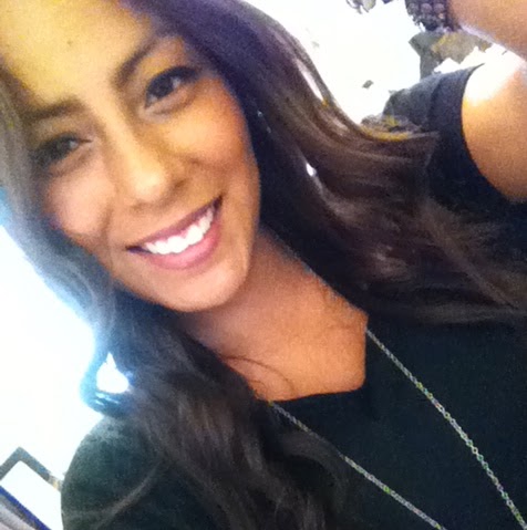 Janelle Flores Photo 7