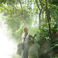 Julia Webster Photo 5