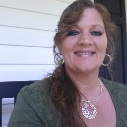 Kelly Strickland Photo 22