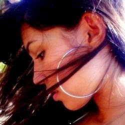 Caroline Farias Photo 11