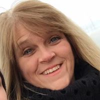 Michelle Marquardt Photo 21