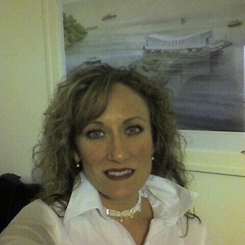 Elizabeth Fletcher Photo 32