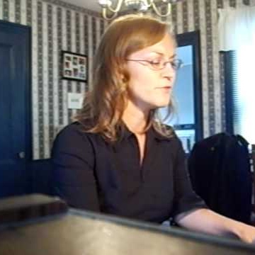Amy Moody Photo 8