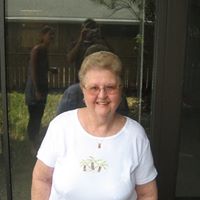 Louise Lockhart Photo 14