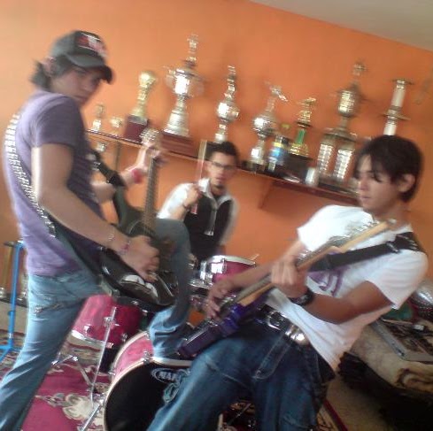 Abraham Tovar Photo 19