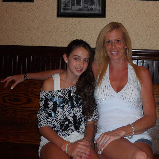 Danielle Downey Photo 7