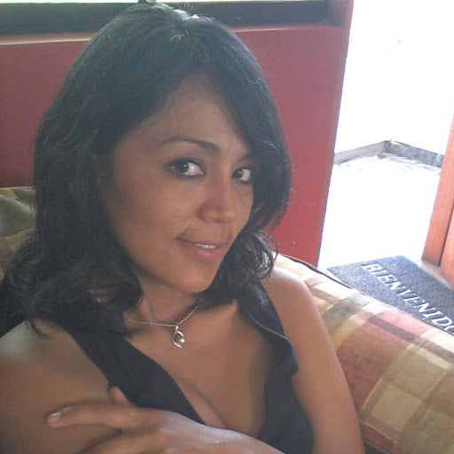 Elizabeth Crisostomo Photo 23