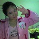 Ling Zhou Photo 29