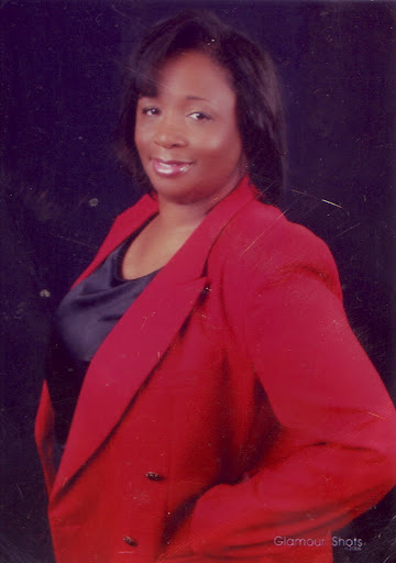 Maxine Thompson Photo 43