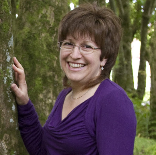 Suzanne Gregory Photo 25