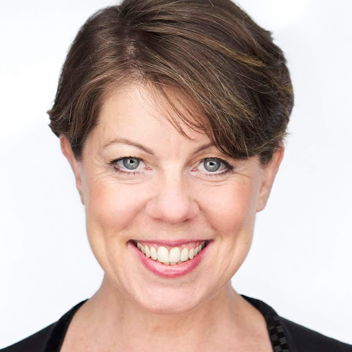 Elizabeth Saunders Photo 29