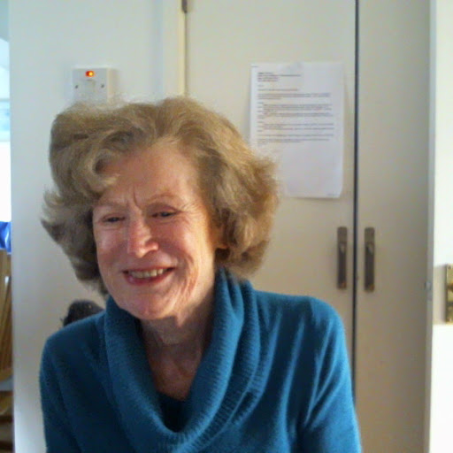 Elizabeth Slater Photo 11