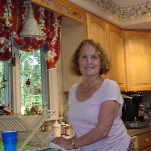 Carolyn Schwartz Photo 37