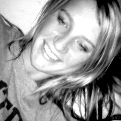 Nicki Morris Photo 32