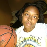 Nia Robinson Photo 19