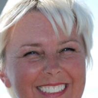 Julie Charron Photo 6