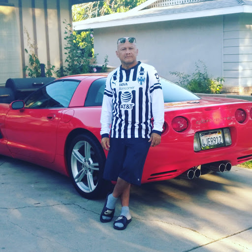 Miguel Flores Photo 34