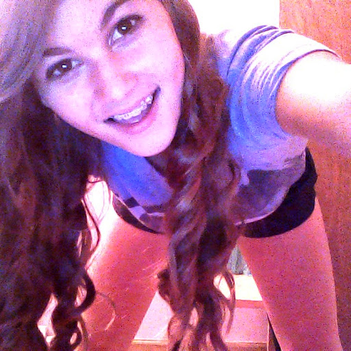 Samantha Lucas Photo 17