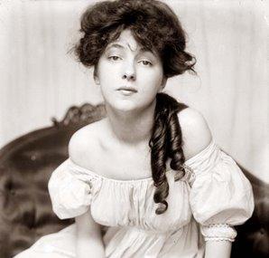 Sally Moore Photo 14