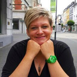Sandra Kehl Photo 3