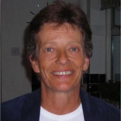 Linda Davies Photo 17