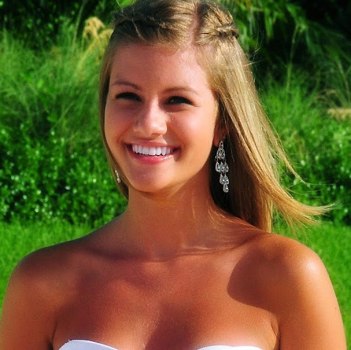 Olivia Hamilton Photo 11