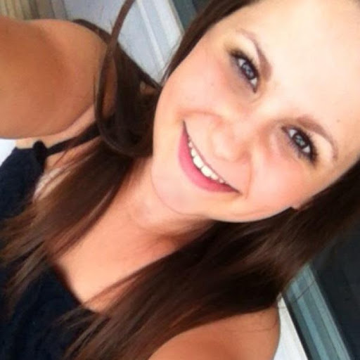 Sarah Blanchette Photo 25