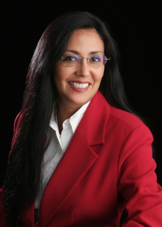 Elizabeth Delgado Photo 25