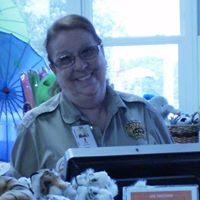 Lynn Hart Photo 19