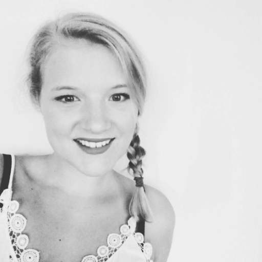 Carrie Berry Photo 37