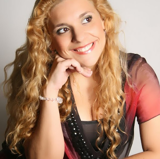 Patricia Gil Photo 30