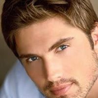 Eric Winter Photo 36