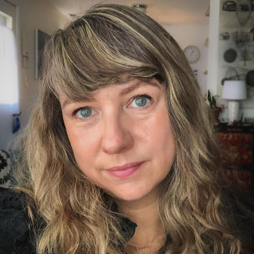 Elizabeth Stark Photo 38