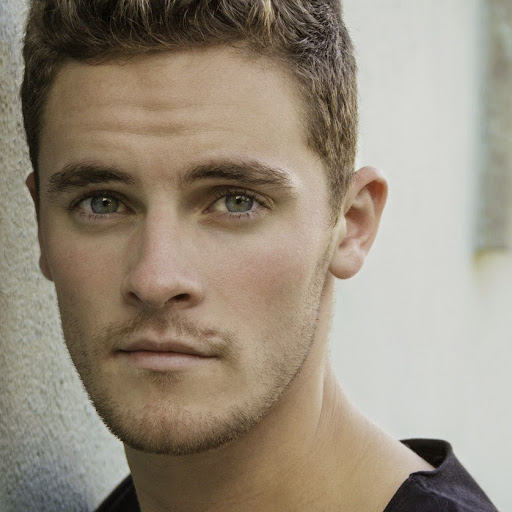Connor Howe Photo 4