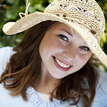 Brooke Robinson Photo 22