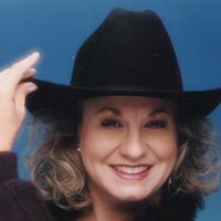 Paula Watts Photo 42