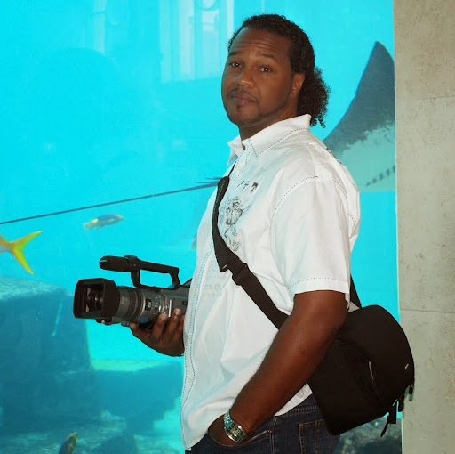 Christopher Walton Photo 17