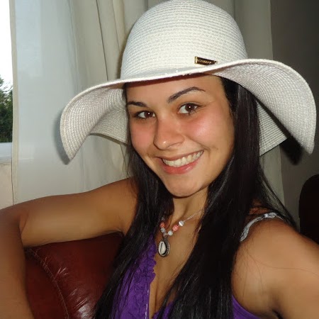 Pamela Teixeira Photo 8