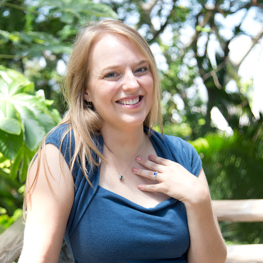 Rebecca Jacobson Photo 13