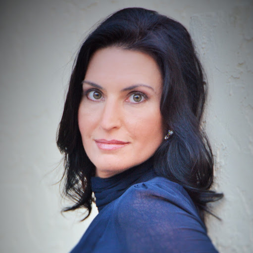 Michaela Poole Photo 19