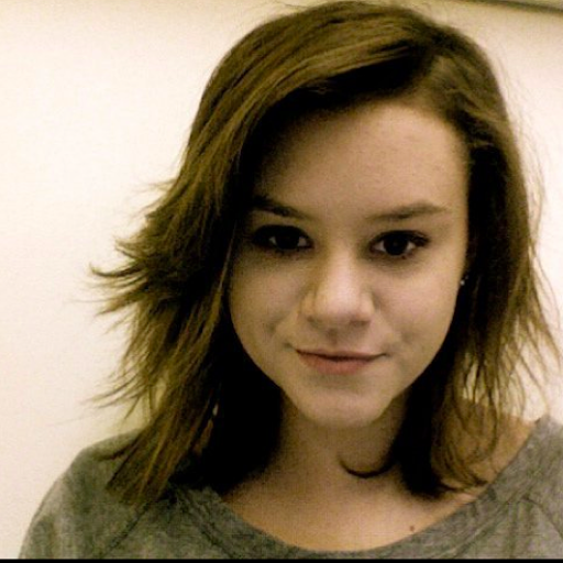 Laura Holt Photo 11